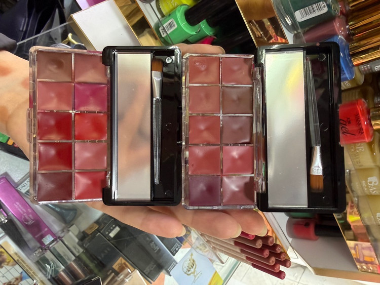 پالت تینت لب۱۰ رنگ Barin Beauty مدل Gloss Balm